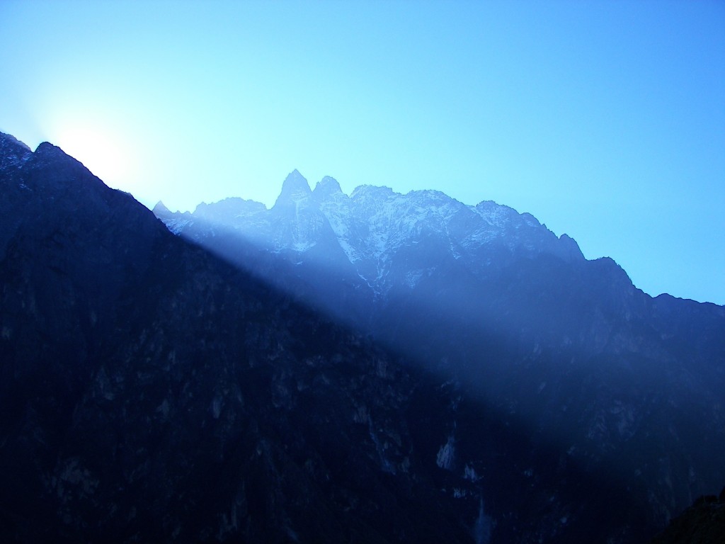 tiger leaping gorge sunrise